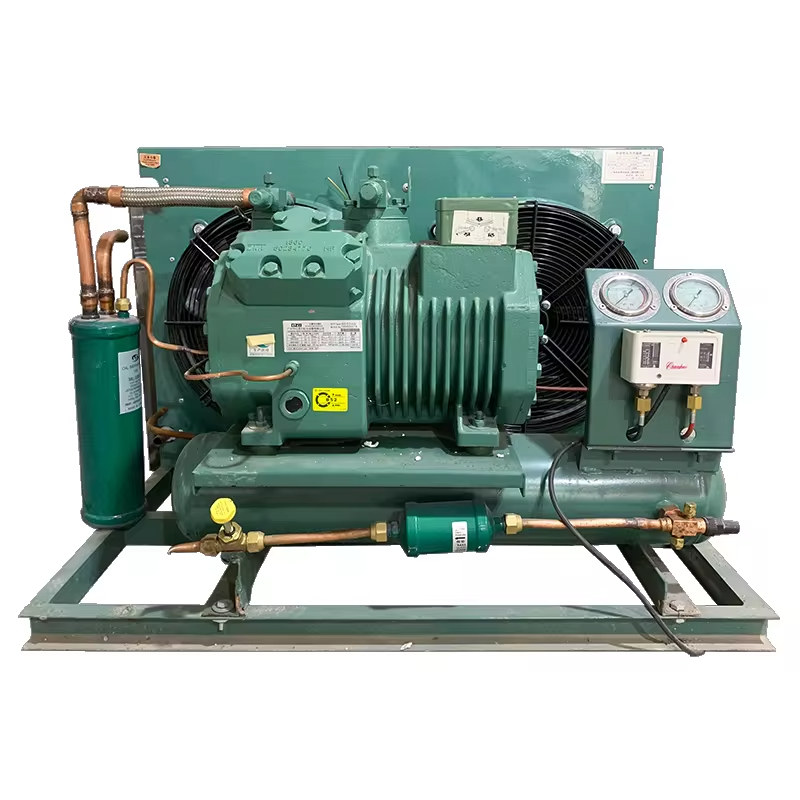 Screw refrigeration compressor and piston refrigeration compressor